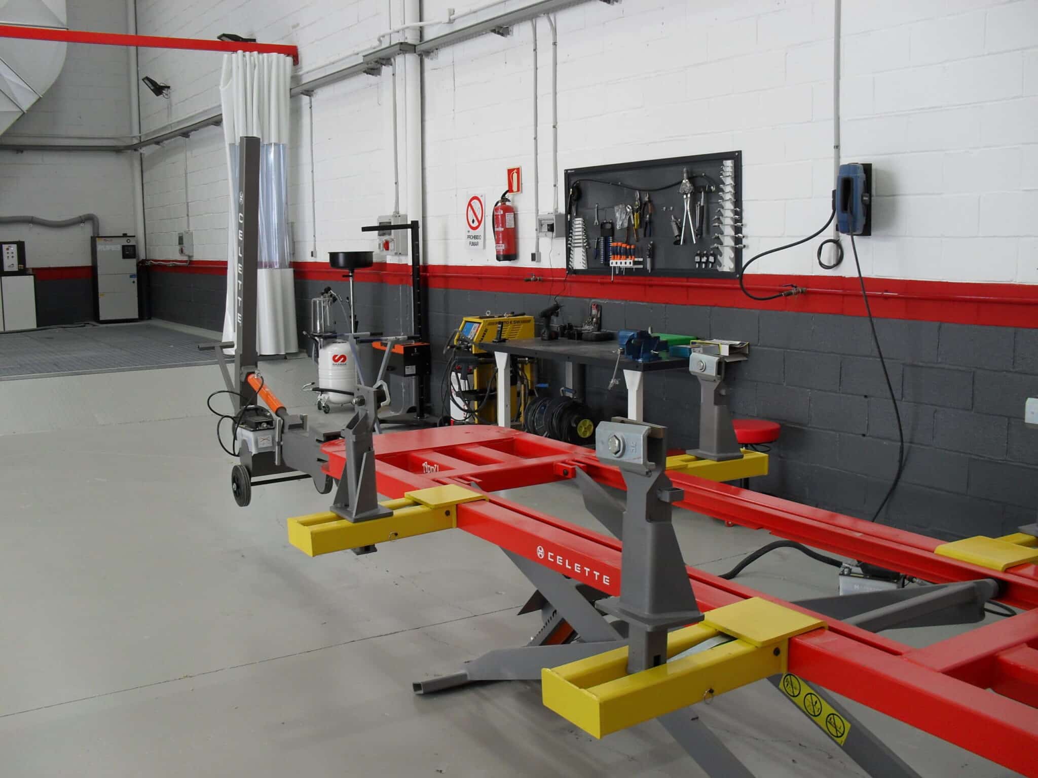 Foto taller elevadora